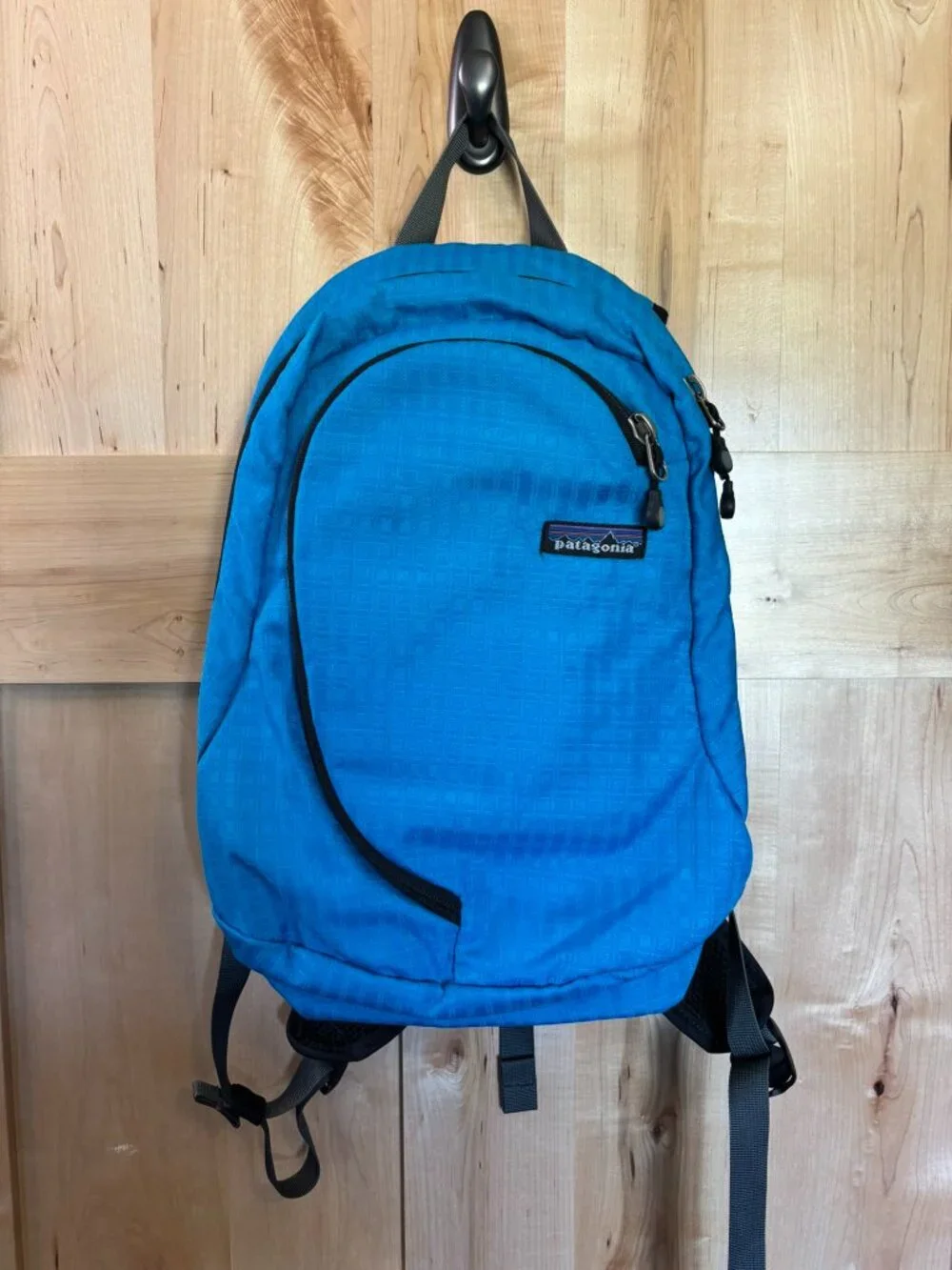 Patagonia Mini Backpack Bright Turquoise Multi Compartment Travel Stow Hip Belt